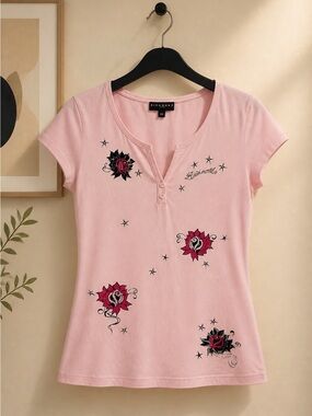 Richmond Light Pink Short Sleeve Tee with Red and Black Rose Motifs